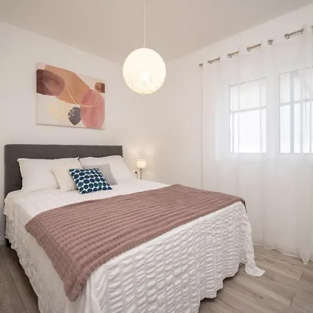 Gracin - Brand New With Terrace And Seaview شقة *