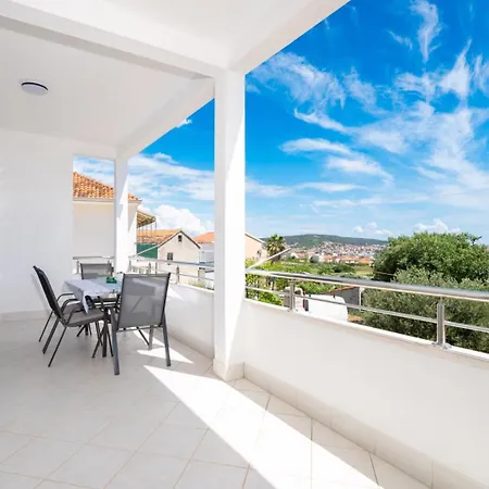 شقة Gracin - Brand New With Terrace And Seaview