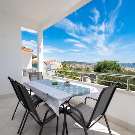 شقة Gracin - Brand New With Terrace And Seaview