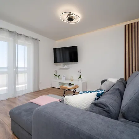 شقة Gracin - Brand New With Terrace And Seaview تروغير