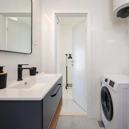 Gracin - Brand New With Terrace And Seaview تروغير