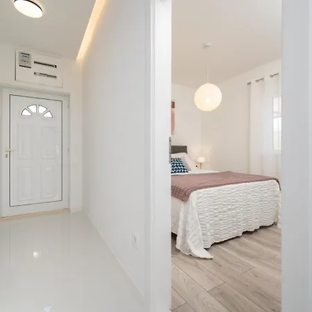 Gracin - Brand New With Terrace And Seaview شقة *