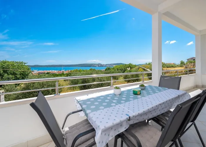 Gracin - Brand New With Terrace And Seaview *