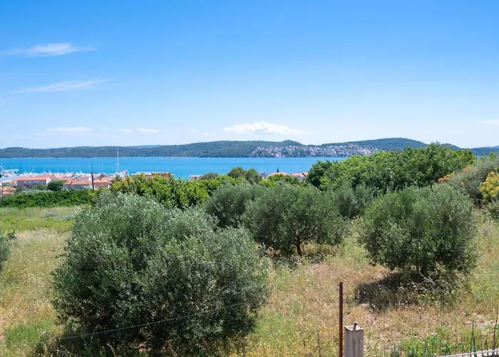 Gracin - Brand New With Terrace And Seaview *